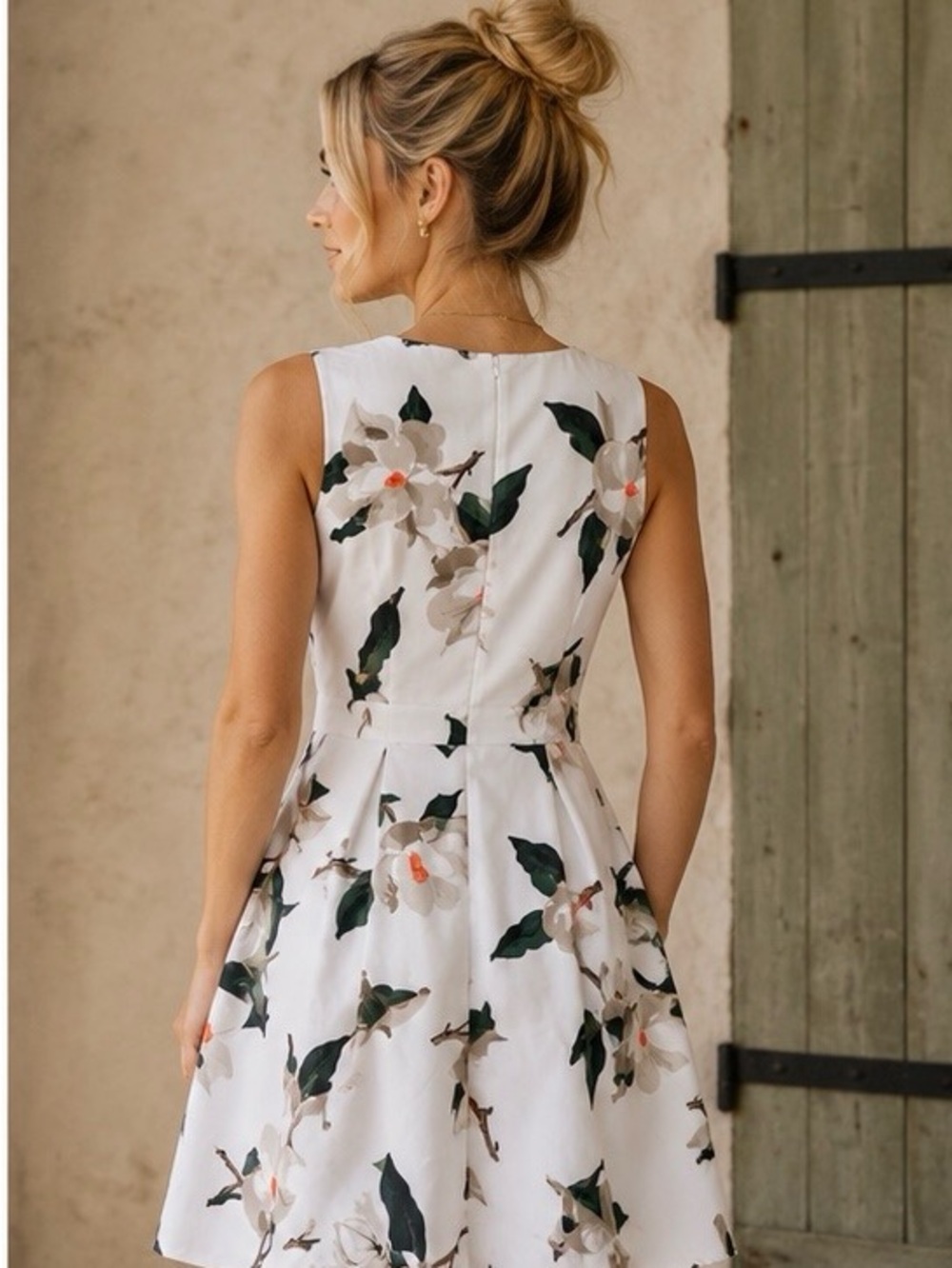 Banana Republic Magnolia Floral Fit & Flare Dress Size 2 - Picture 3 of 9